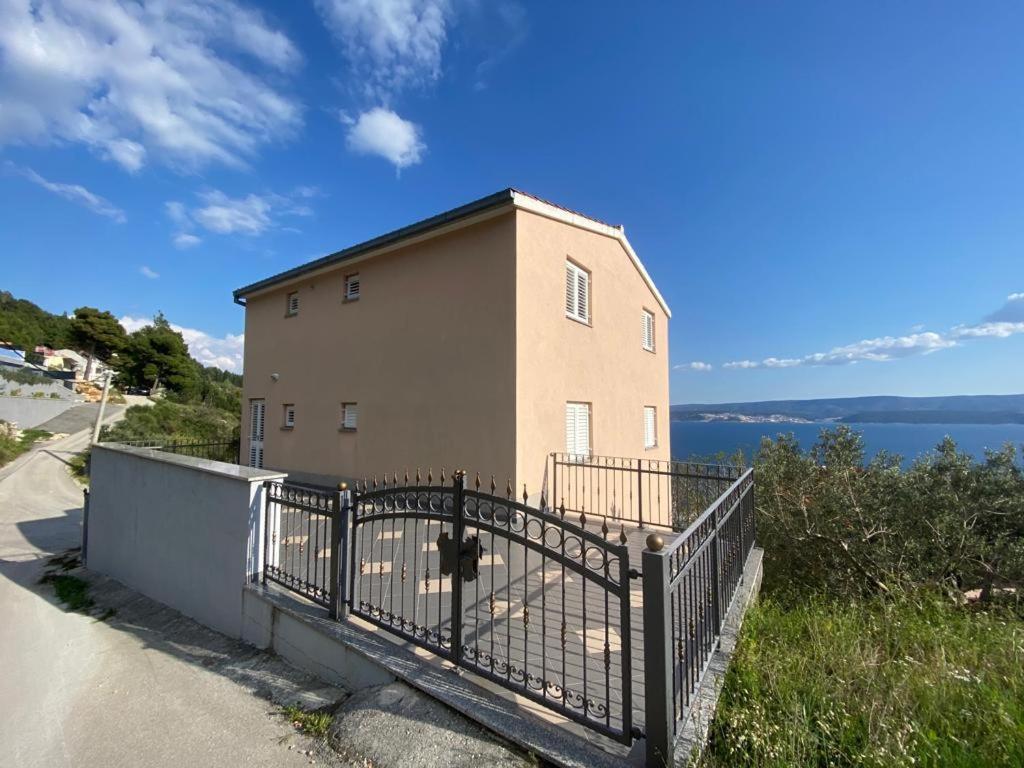 Panorama Apartment Jakov Omis Bagian luar foto