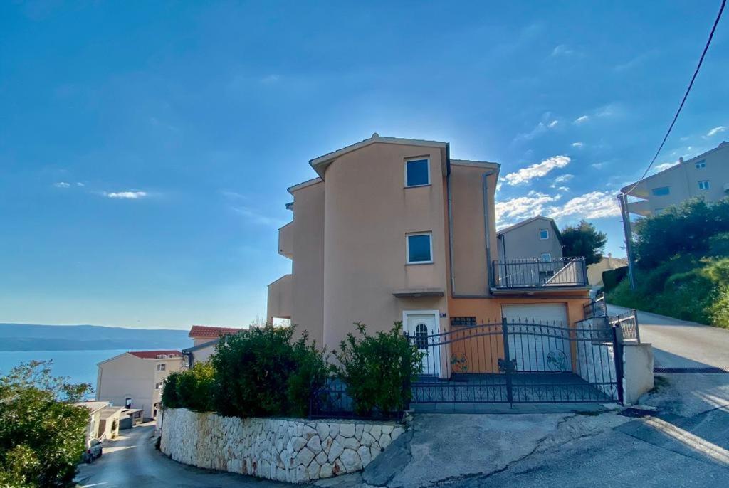 Panorama Apartment Jakov Omis Bagian luar foto