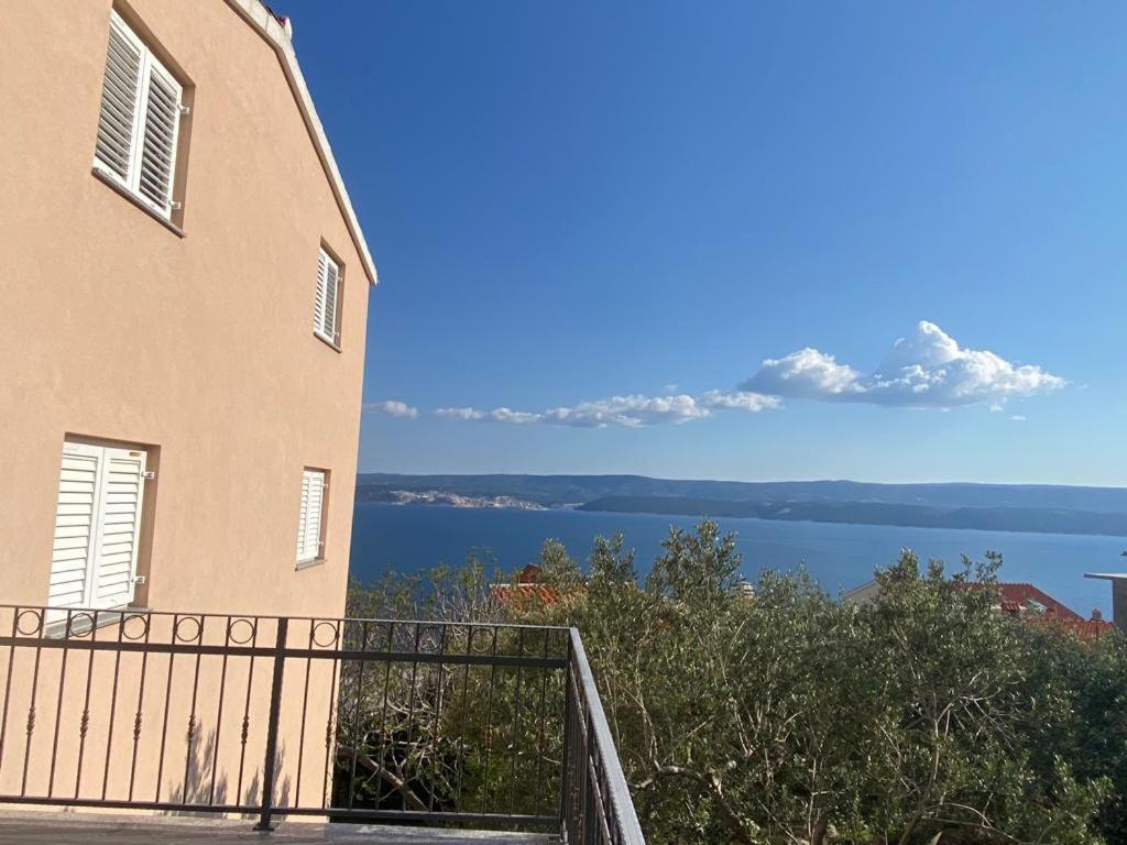 Panorama Apartment Jakov Omis Bagian luar foto