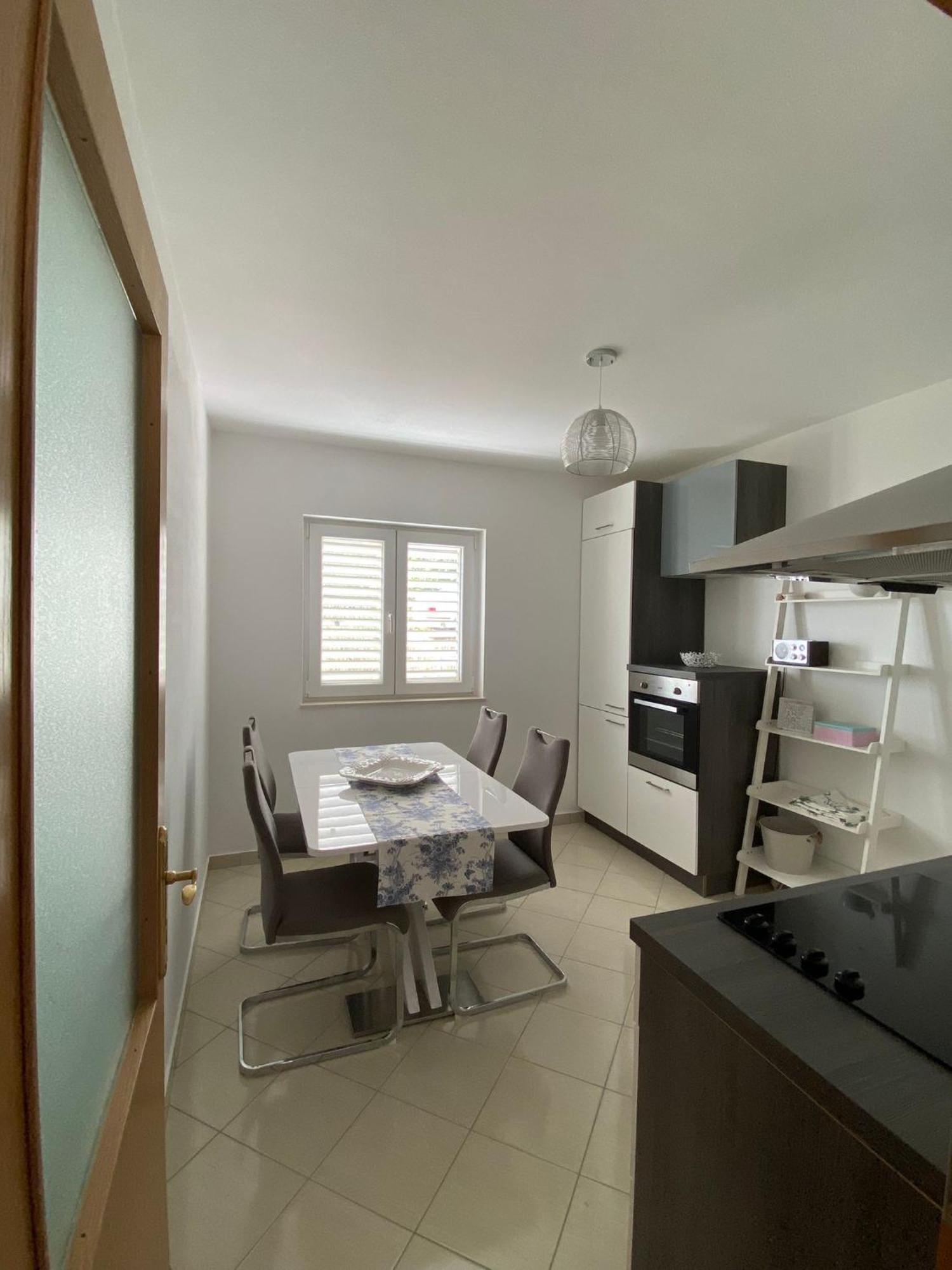 Panorama Apartment Jakov Omis Bagian luar foto